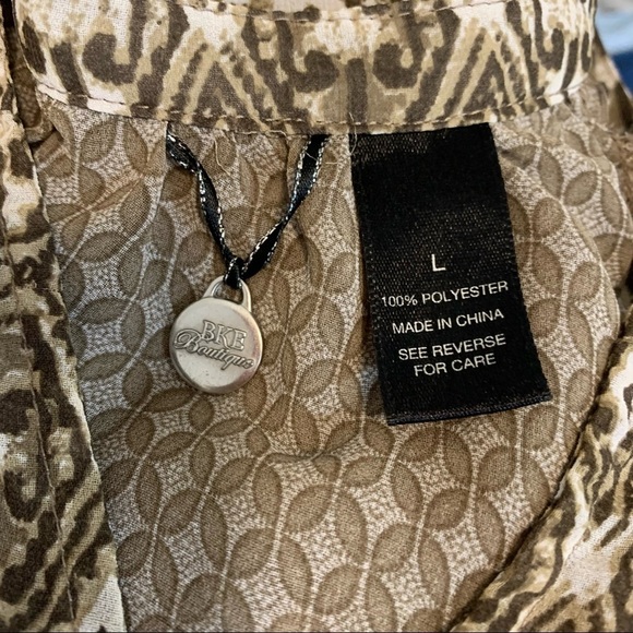 BKE Boutique Semi Sheer Boho Top - Picture 8 of 8